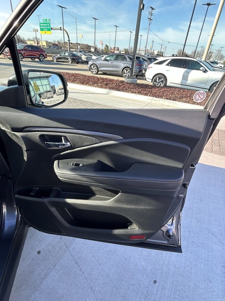 Used 2025 Honda Ridgeline RTL image 10