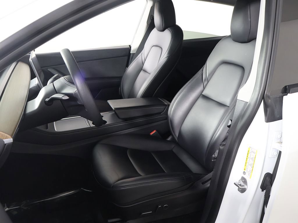Used 2021 Tesla Model Y Long Range image 31