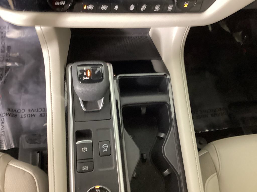 Used 2022 Nissan Pathfinder SL AWD/4WD image 26