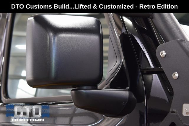 Used 2025 Jeep Wrangler Unlimited Rubicon w/ Convenience Group AWD/4WD image 18