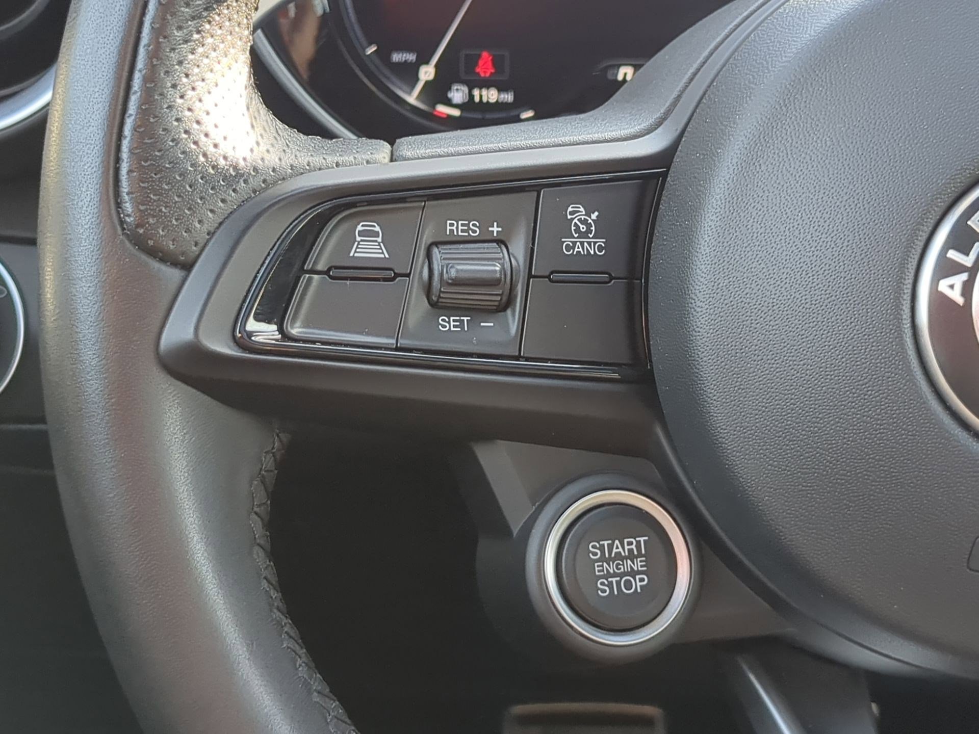 Used 2024 Alfa Romeo Giulia Veloce image 18