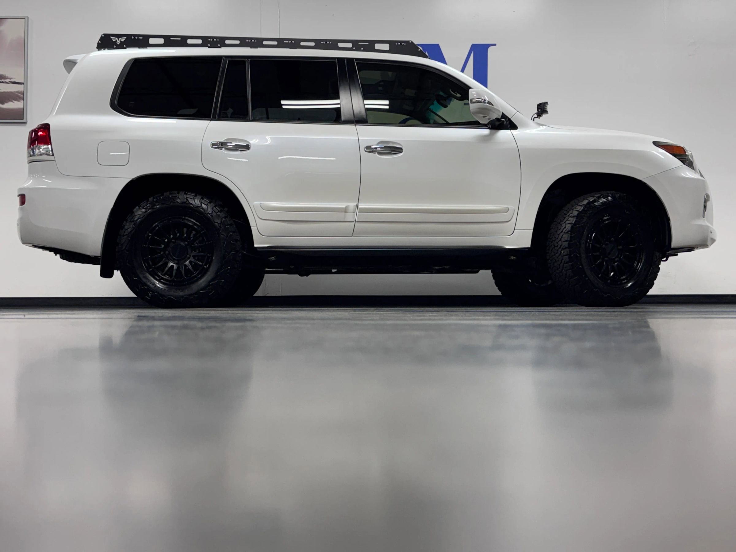 Used 2015 Lexus LX 570 4WD image 4