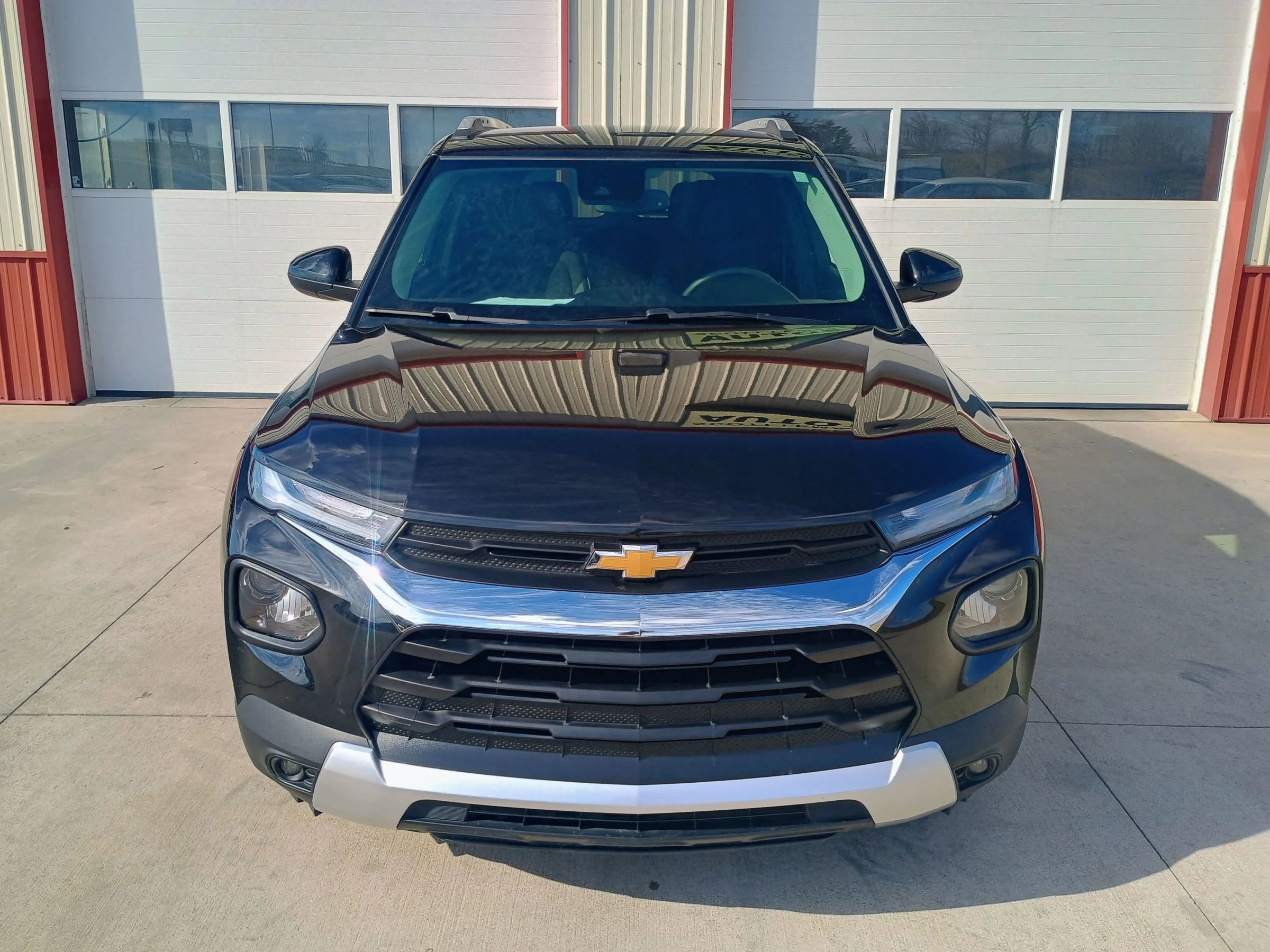 Used 2023 Chevrolet TrailBlazer LT w/ Convenience Package image 2