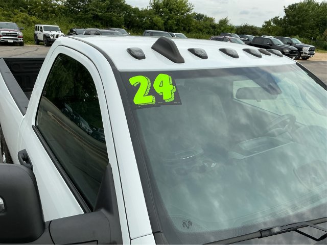 Used 2024 RAM 3500 Tradesman w/ Snow Chief Group AWD/4WD image 11
