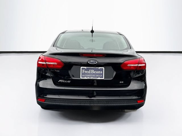 Certified 2018 Ford Focus SE w/ Cold Weather Package FWD image 9