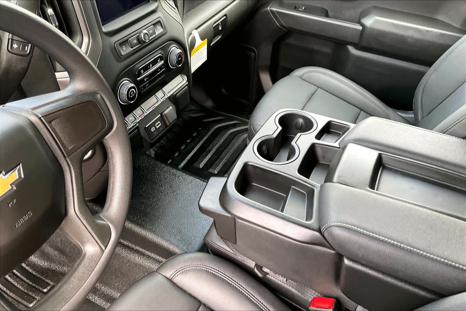 Used 2024 Chevrolet Silverado 1500 W/T w/ Trailering Package AWD/4WD image 16
