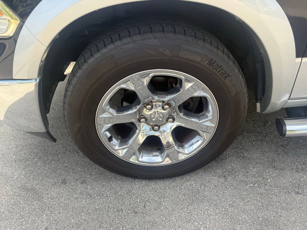 Used 2014 RAM 1500 Laramie image 32