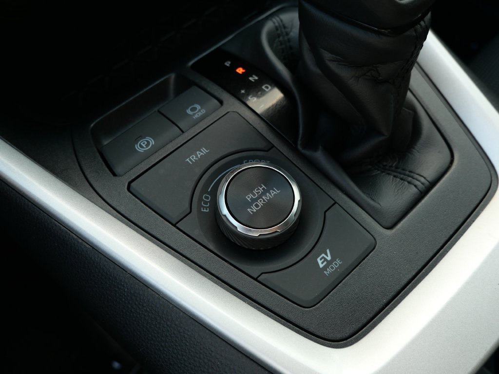 Certified 2025 Toyota RAV4 LE AWD/4WD image 22