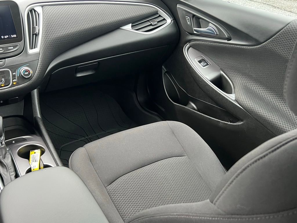 Used 2022 Chevrolet Malibu LS w/ LPO, Floor Liner Package FWD image 18