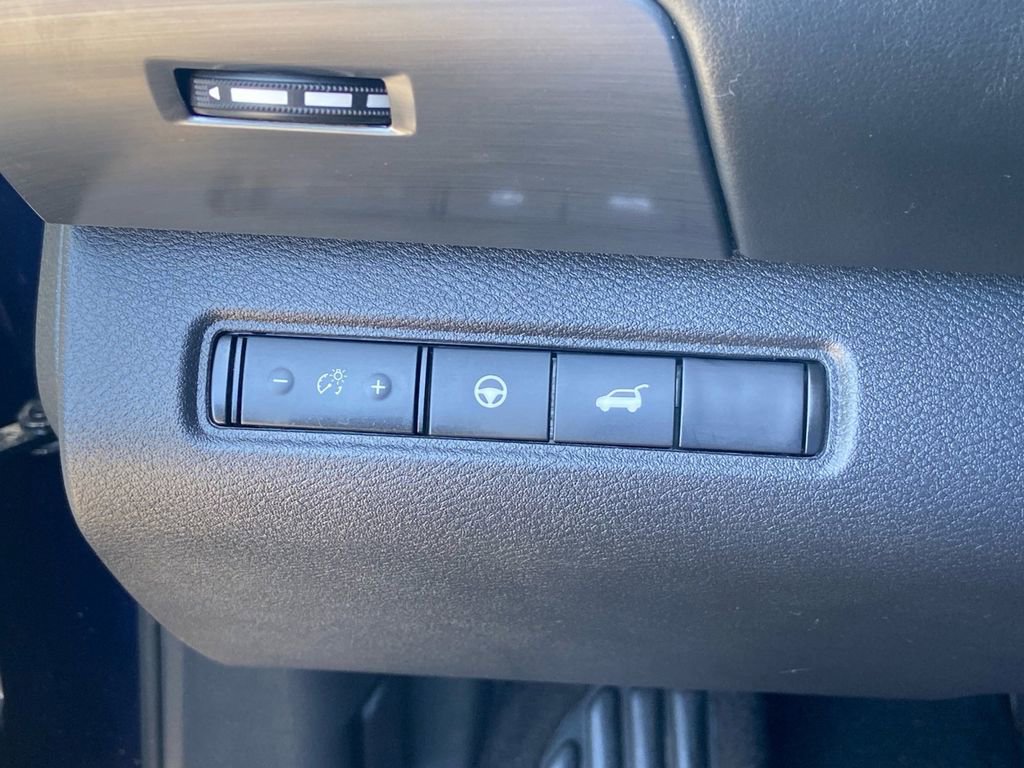 Used 2023 Nissan Pathfinder SL FWD image 21