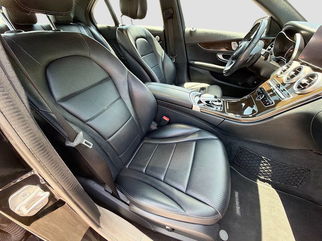 Used 2018 Mercedes-Benz C 300 4MATIC Sedan image 33