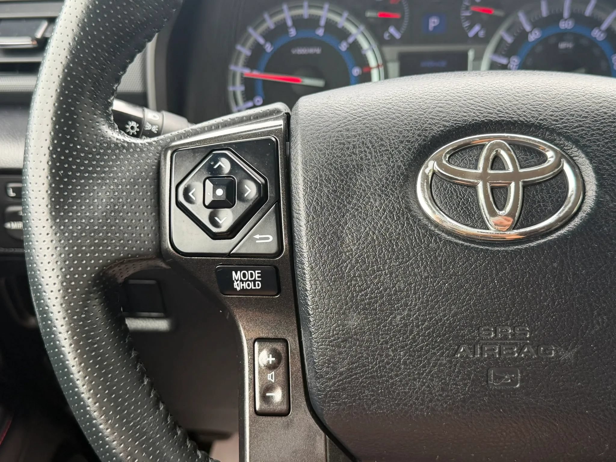 Used 2017 Toyota 4Runner TRD Off-Road AWD/4WD image 30