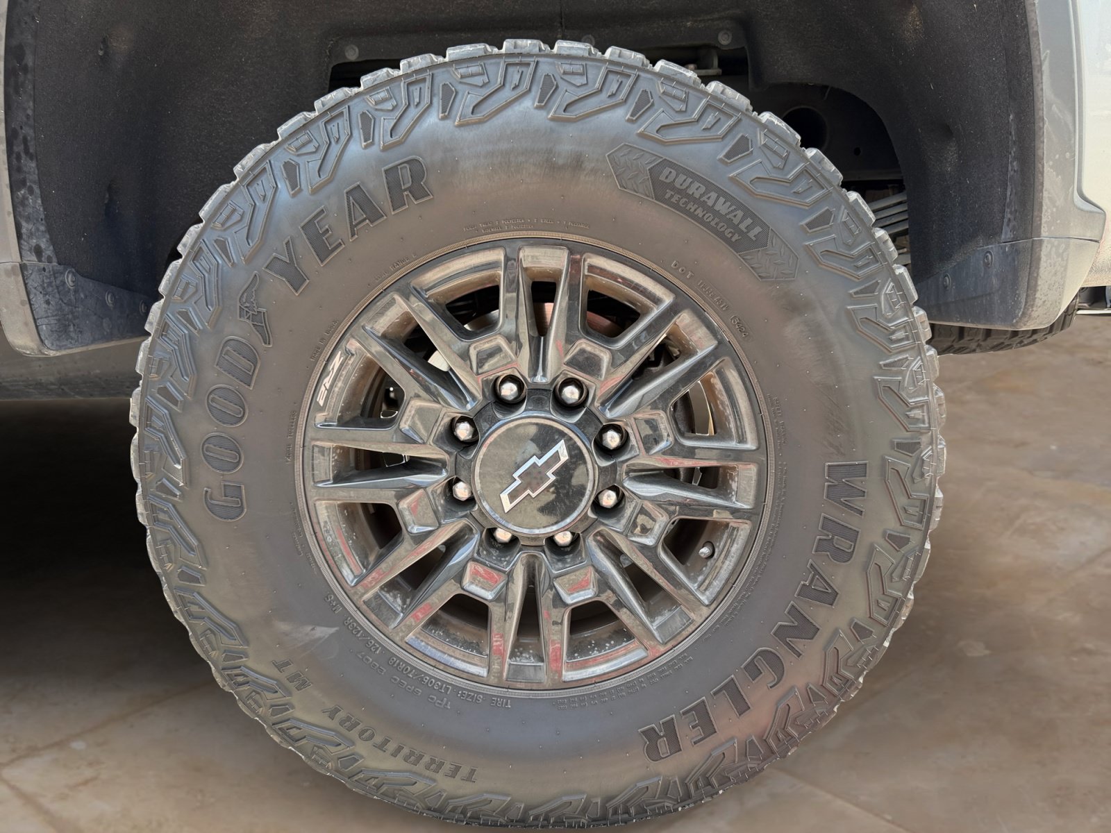 Used 2025 Chevrolet Silverado 2500 ZR2 AWD/4WD image 24