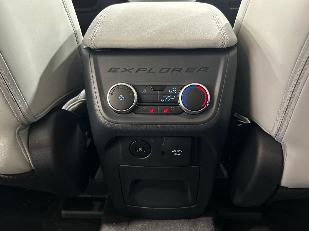 New 2026 Ford Explorer Platinum w/ LUX Leather Package AWD/4WD image 31