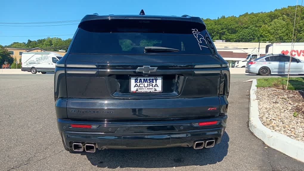 Used 2024 Chevrolet Traverse RS AWD/4WD image 4
