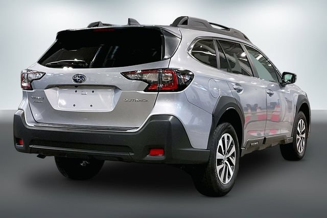 Used 2025 Subaru Outback Premium AWD/4WD image 13