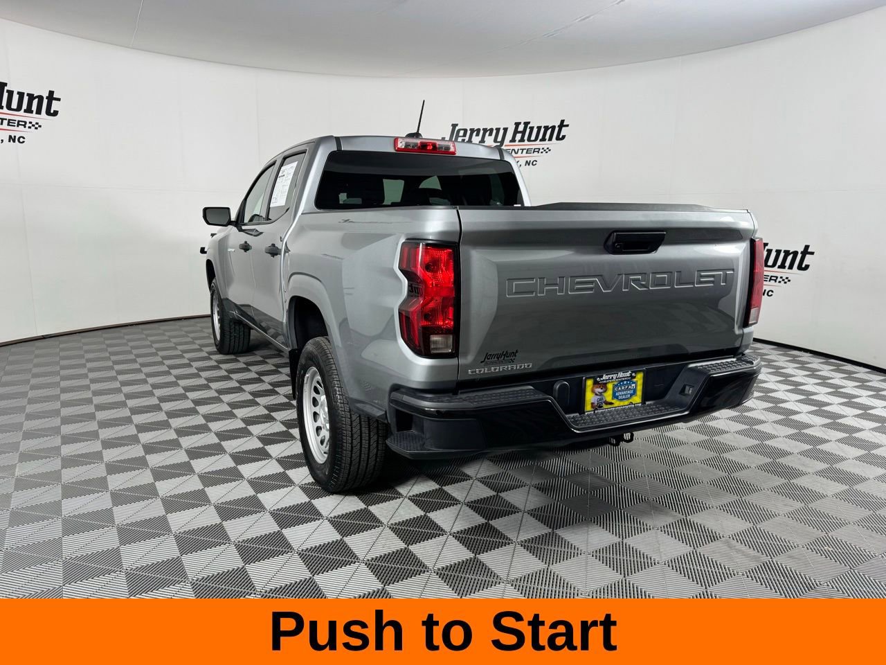 Used 2024 Chevrolet Colorado W/T image 9