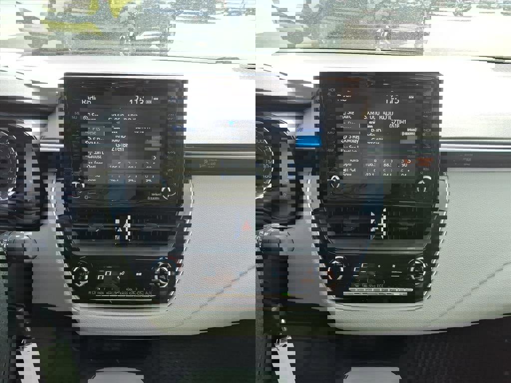 Used 2022 Toyota Corolla LE image 7