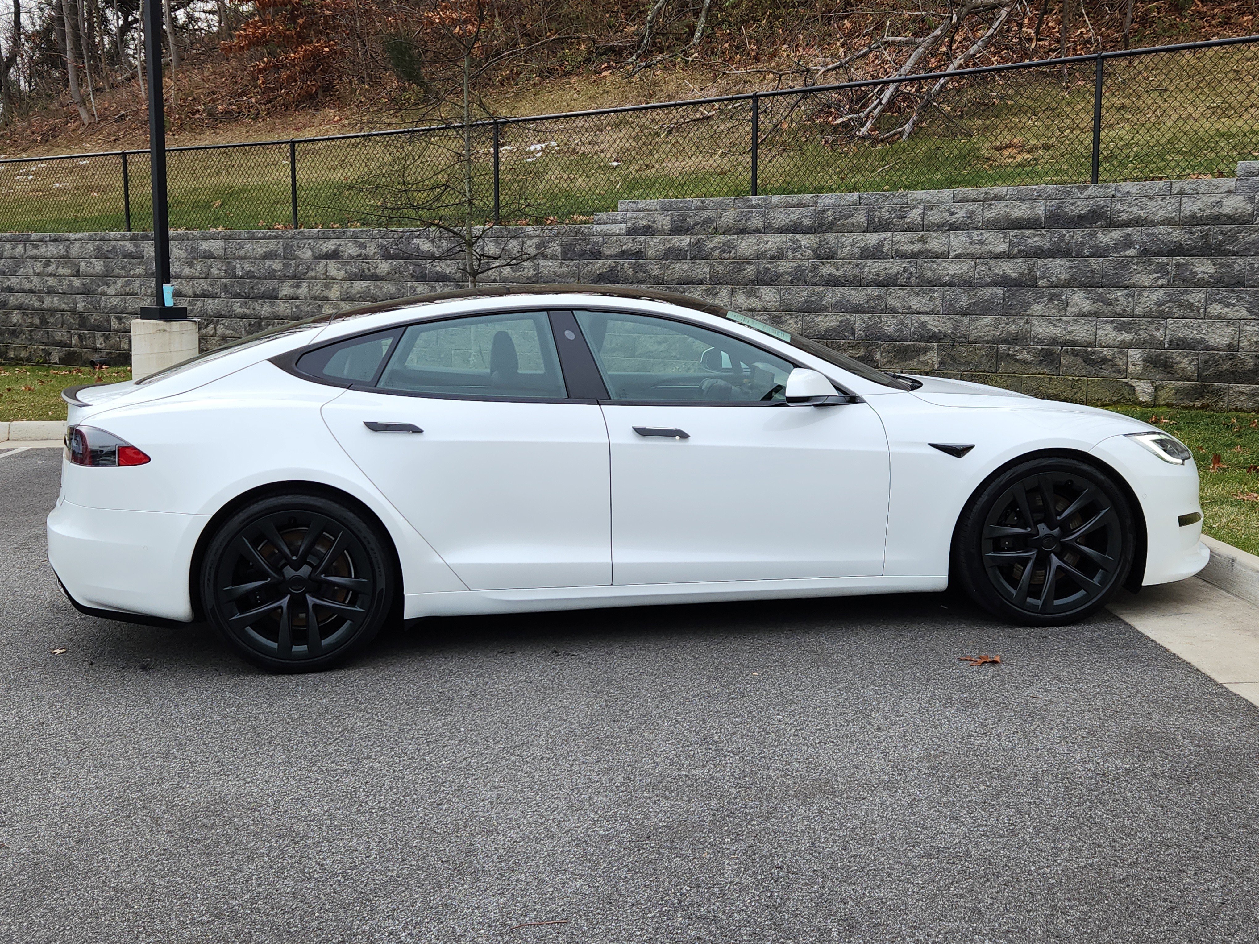 Used 2021 Tesla Model S Plaid image 11