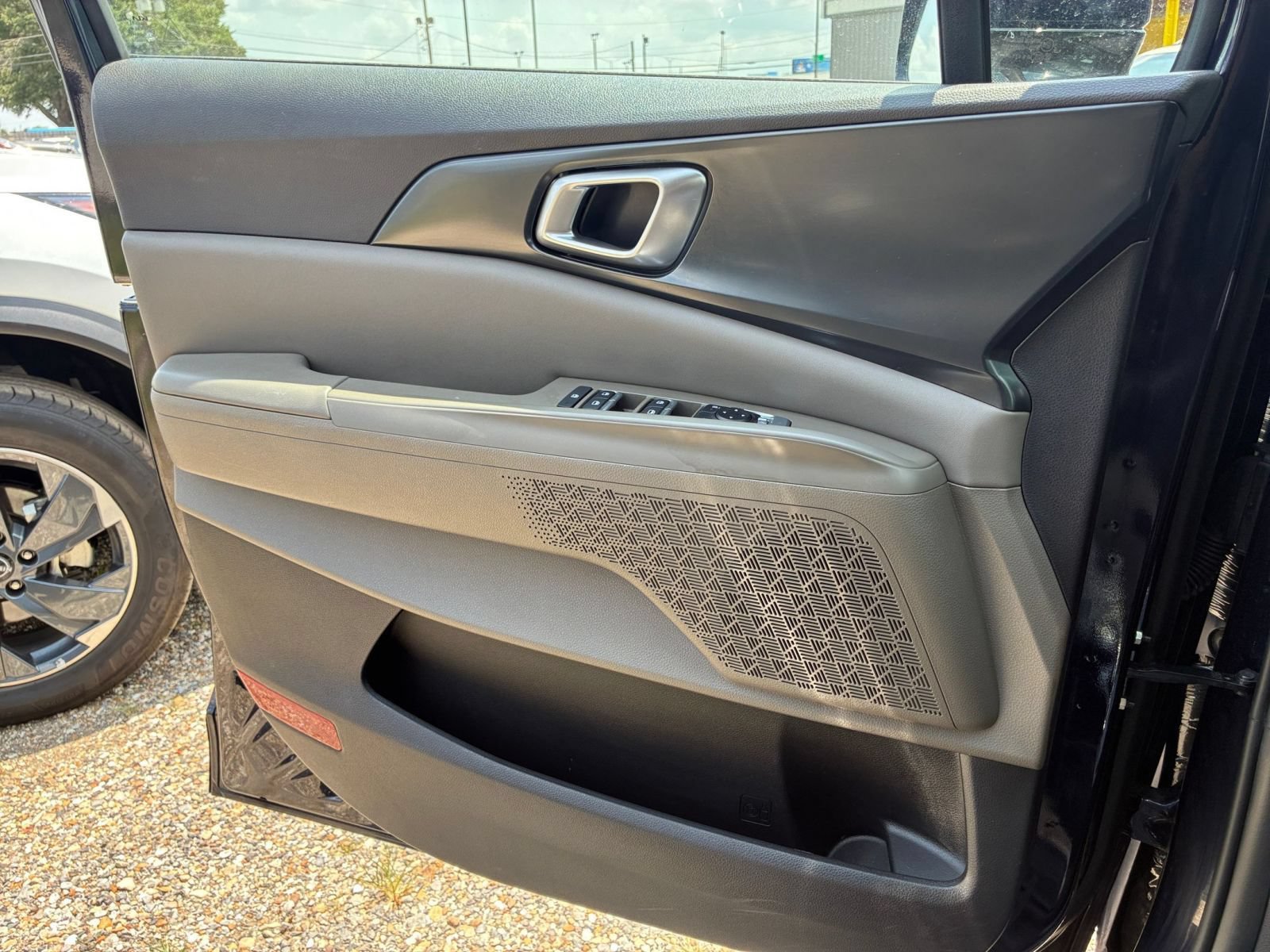 Used 2026 Kia Carnival FWD image 15