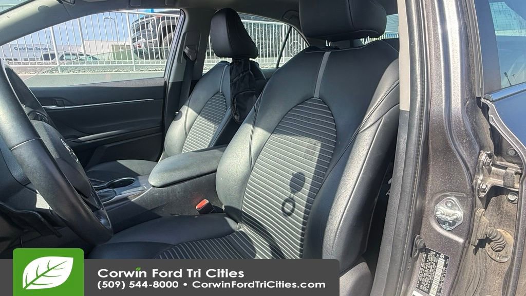 Used 2021 Toyota Camry SE FWD image 2