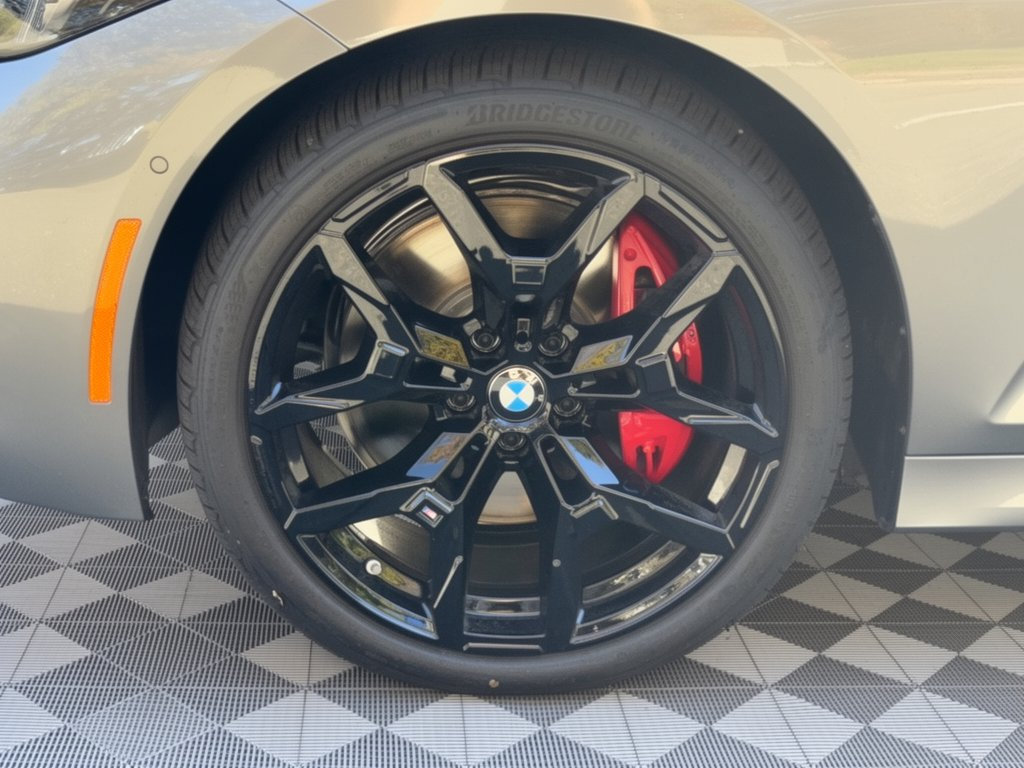 New 2026 BMW 330i xDrive Sedan w/ M Sport Package AWD/4WD image 13
