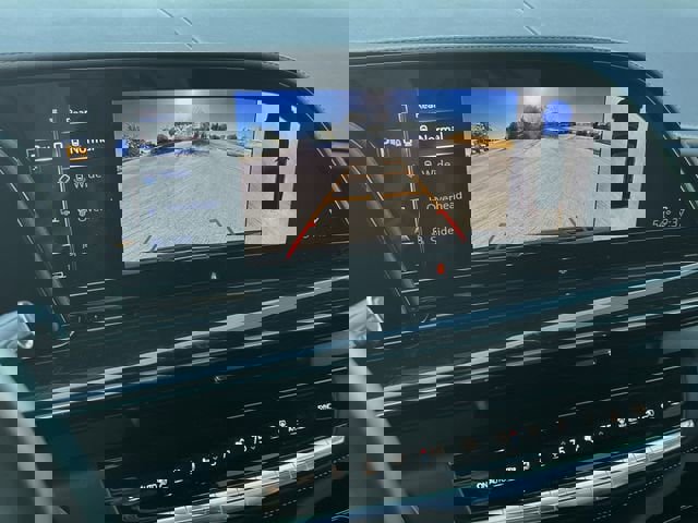 Used 2024 Cadillac Escalade ESV V image 17