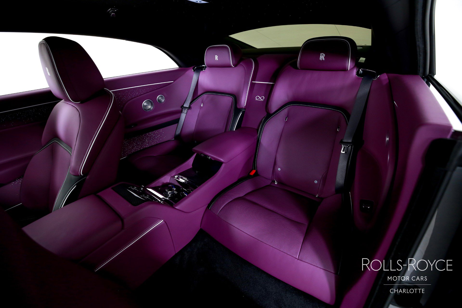 Used 2025 Rolls-Royce Spectre Black Badge image 17