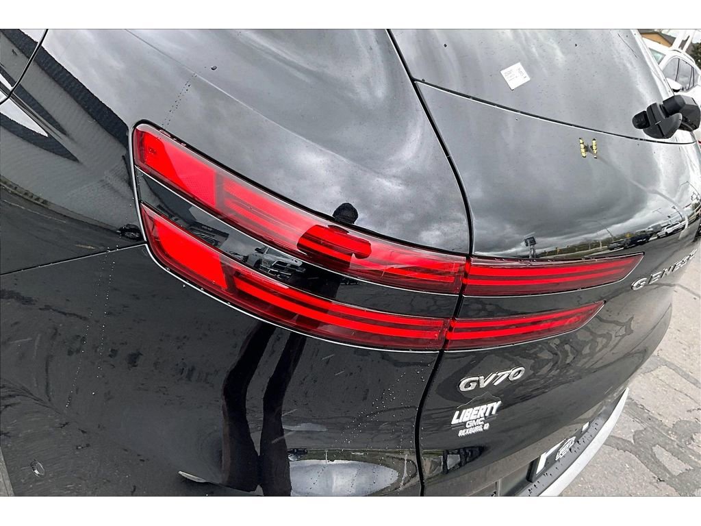 Used 2023 Genesis GV70 2.5T w/ Advanced Package image 20