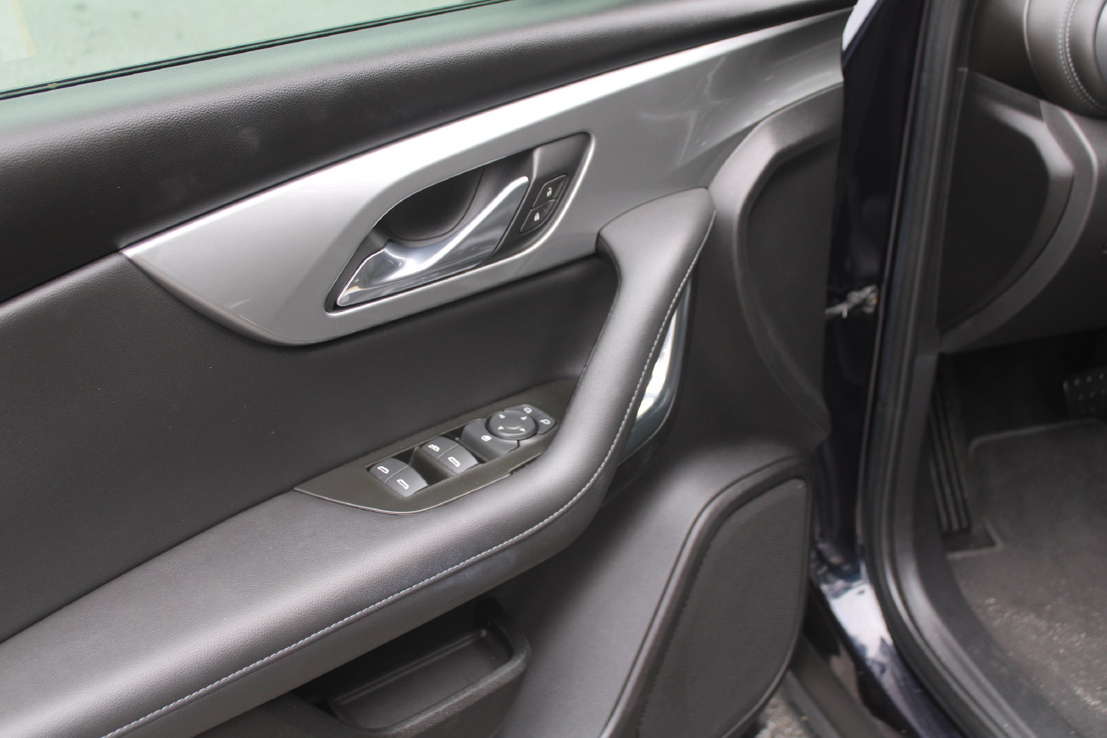Used 2020 Chevrolet Blazer LT w/ LPO, Floor Liner Package FWD image 18