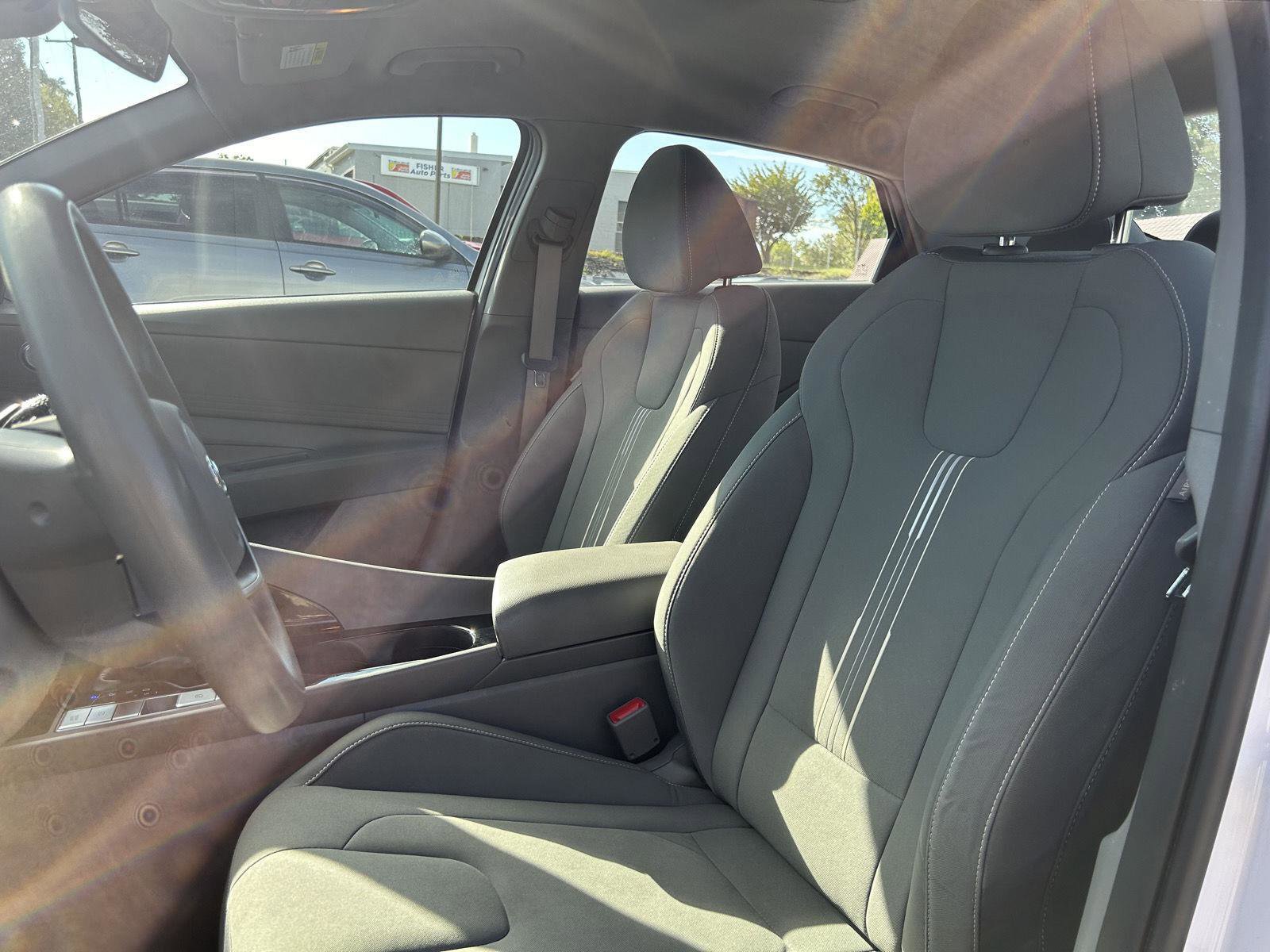 Used 2023 Hyundai Elantra Blue image 15