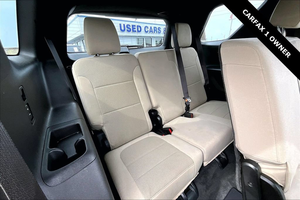 Used 2023 Chevrolet Traverse LS w/ Safety Package FWD image 25