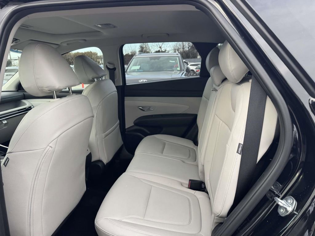 Certified 2025 Hyundai Tucson SEL AWD/4WD image 11