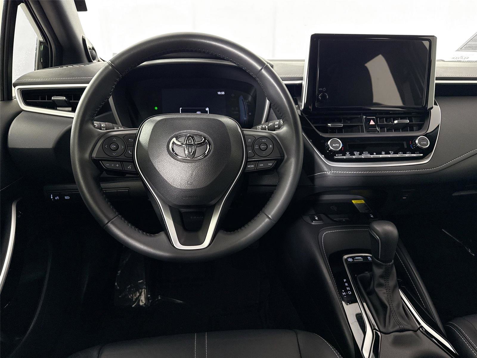 Certified 2025 Toyota Corolla XSE FWD image 31