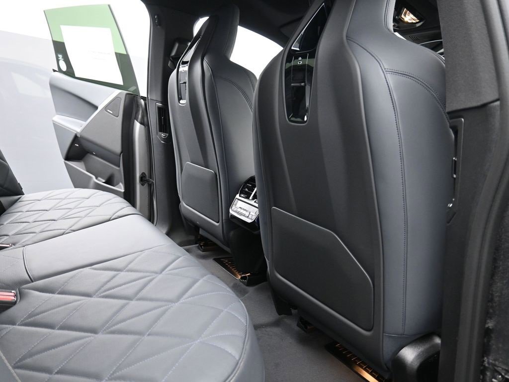 New 2026 BMW iX xDrive60 w/ M Sport Package image 21