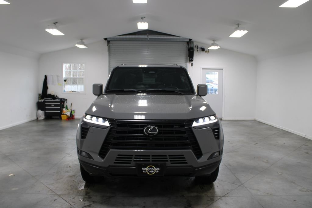 Used 2024 Lexus GX 550 image 3