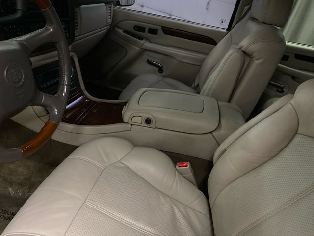 Used 2002 Cadillac Escalade EXT AWD/4WD image 10