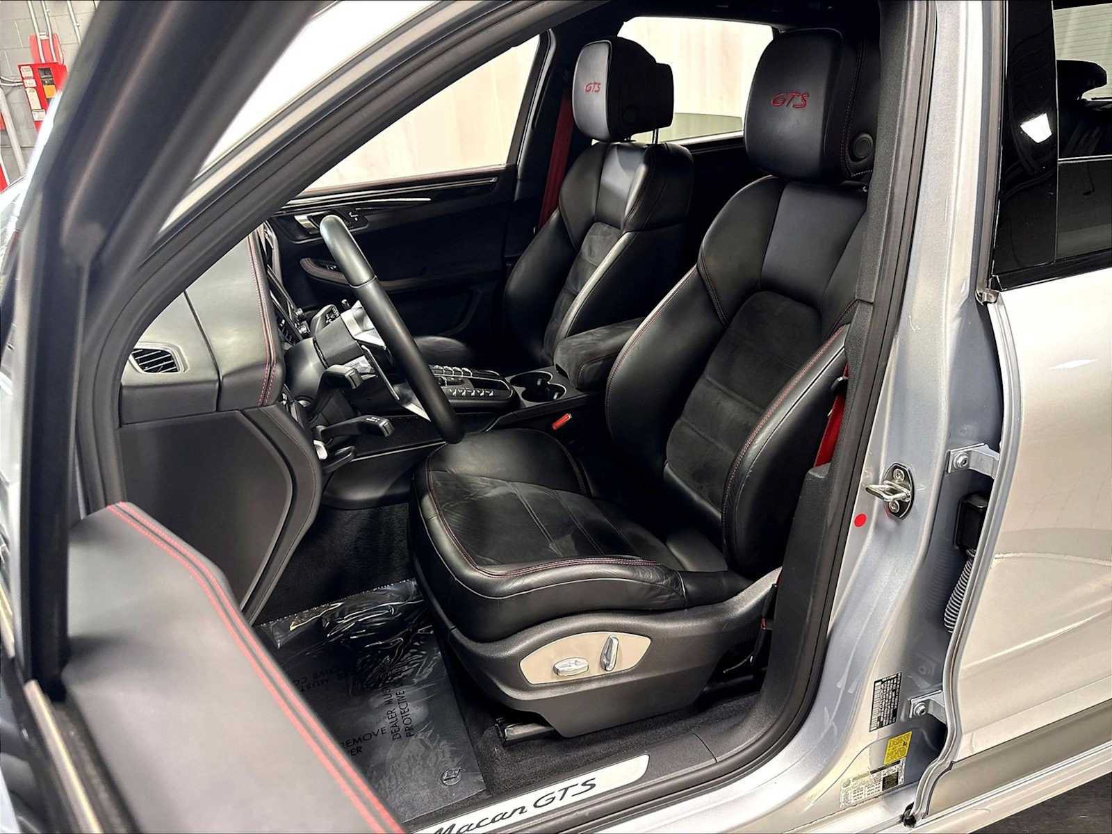 Used 2017 Porsche Macan GTS AWD/4WD image 7