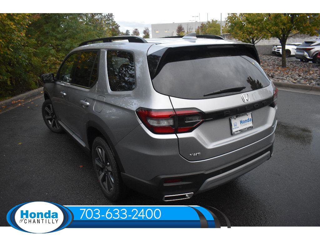 New 2025 Honda Pilot Touring image 8