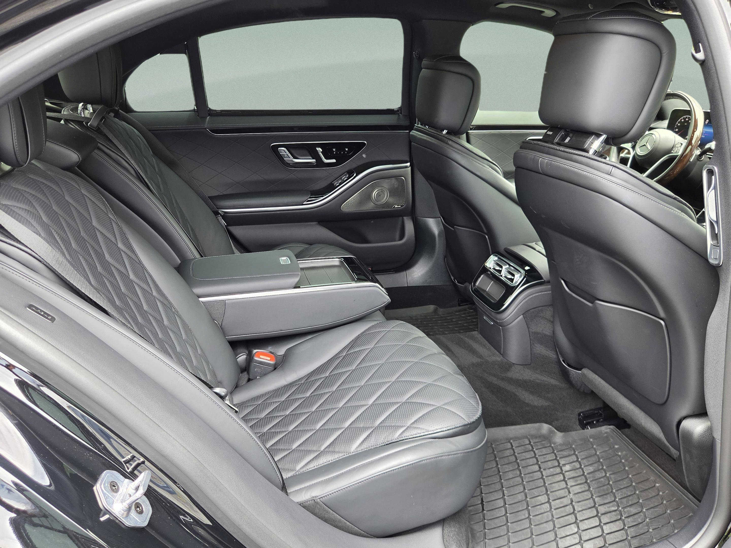 Used 2024 Mercedes-Benz S 580 4MATIC Sedan image 17