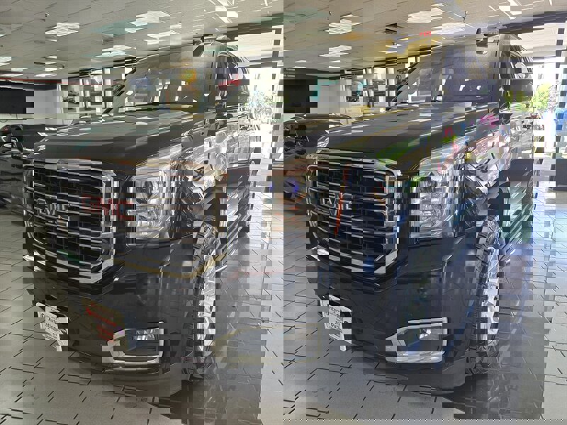 Used 2016 GMC Yukon SLT image 2