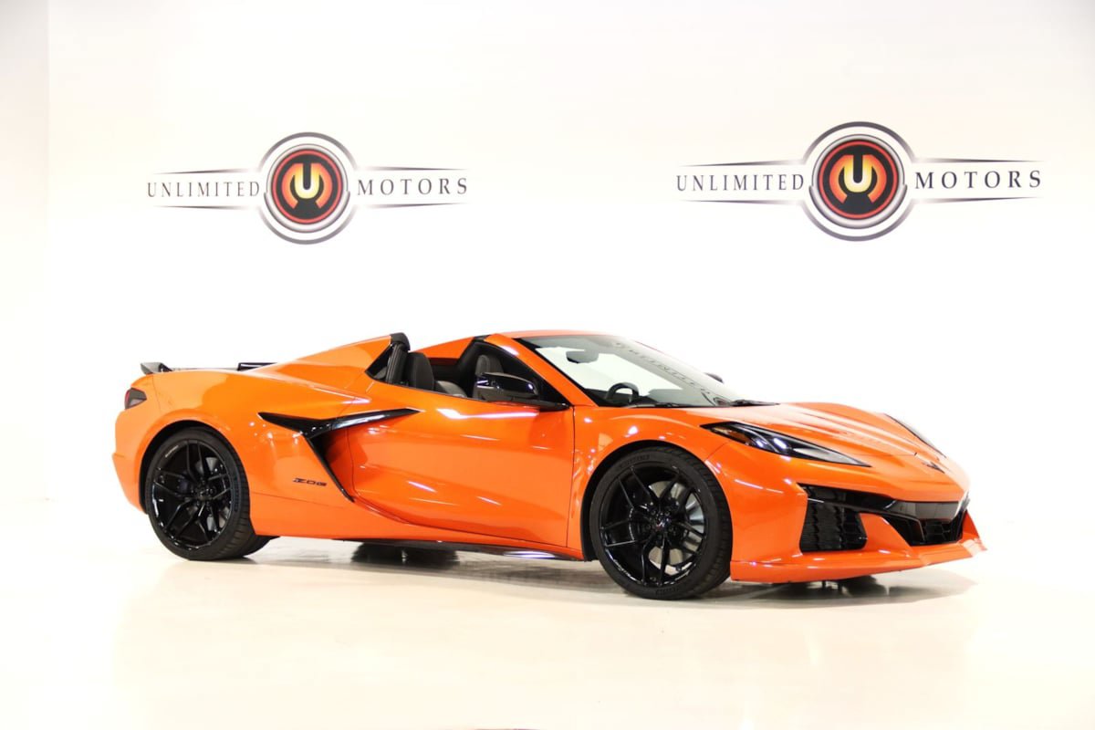 Used 2025 Chevrolet Corvette Z06 RWD image 9