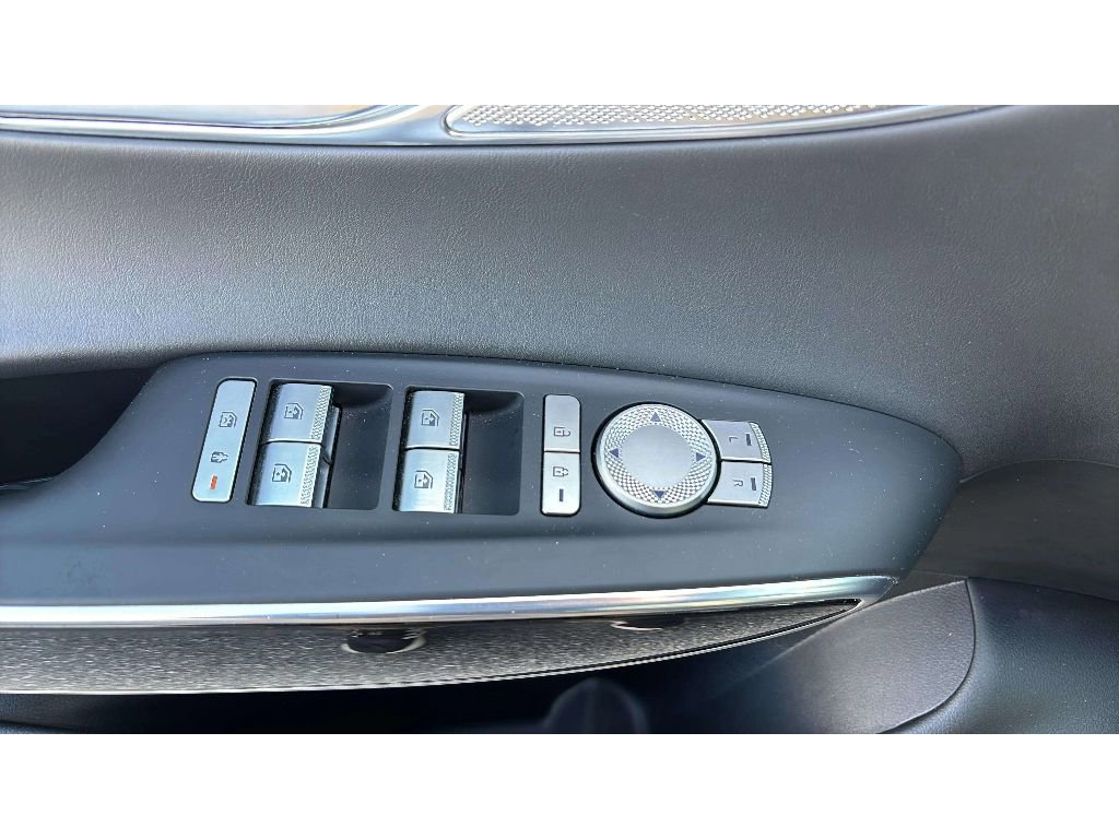 Used 2025 Genesis GV70 2.5T image 17