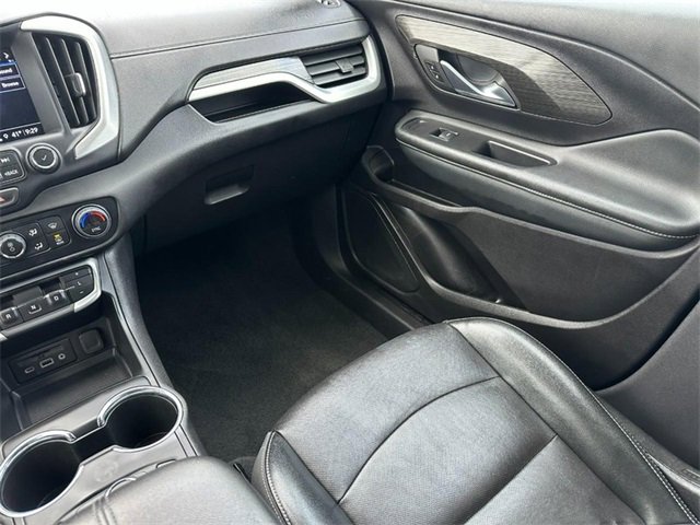 Used 2024 GMC Terrain SLT image 15