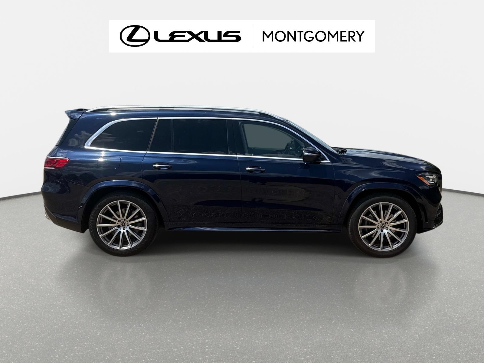 Used 2022 Mercedes-Benz GLS 450 4MATIC image 2