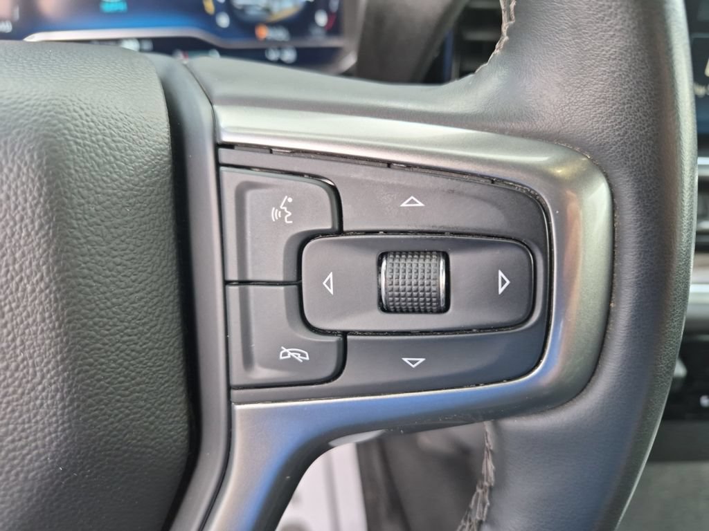 Used 2025 Chevrolet Silverado 1500 LT AWD/4WD image 16