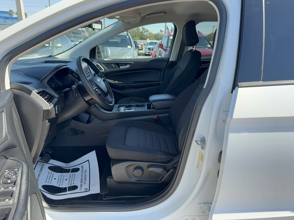 Certified 2022 Ford Edge SE w/ Black Appearance Package image 12