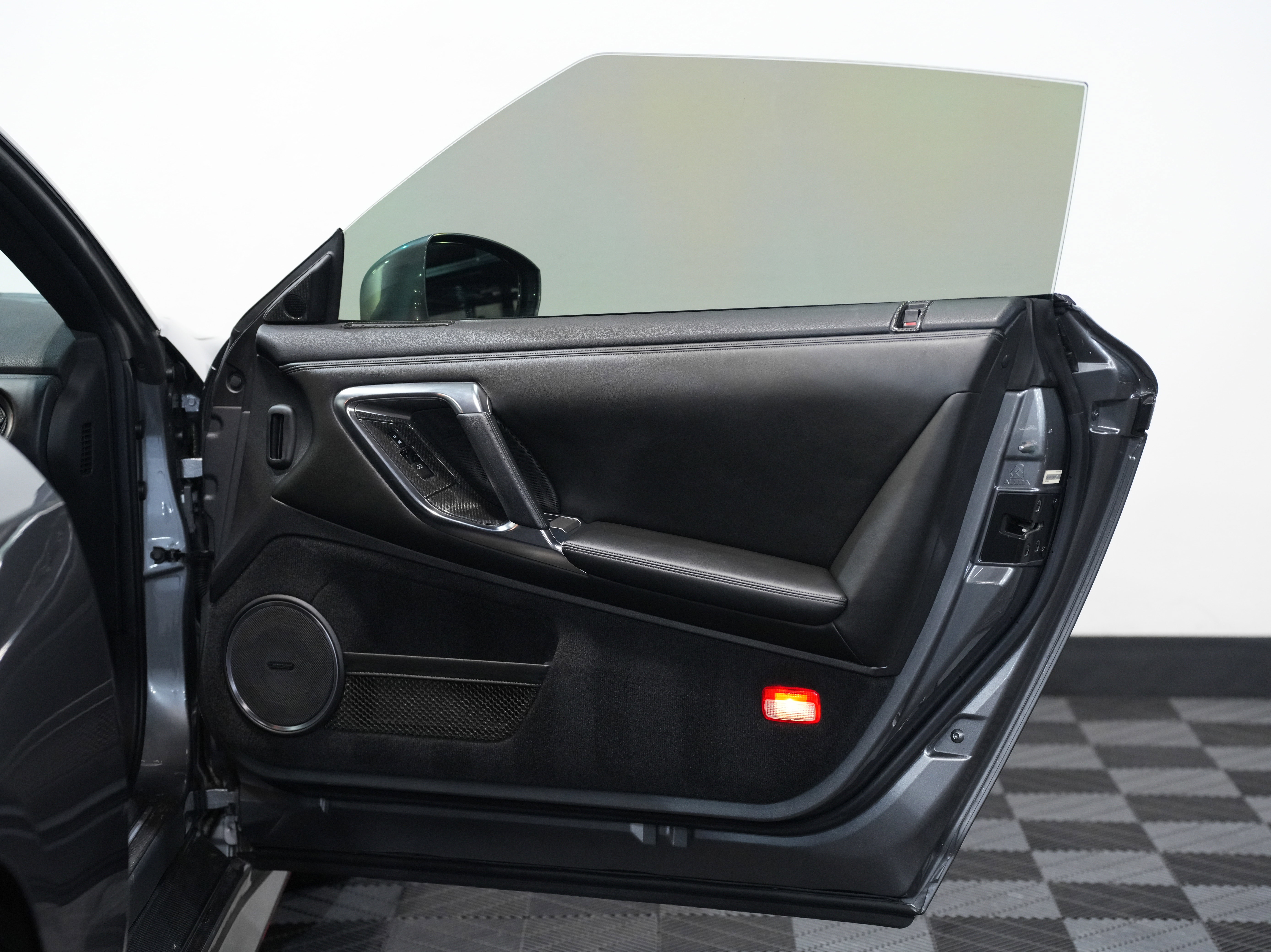 Used 2009 Nissan GT-R Premium image 24