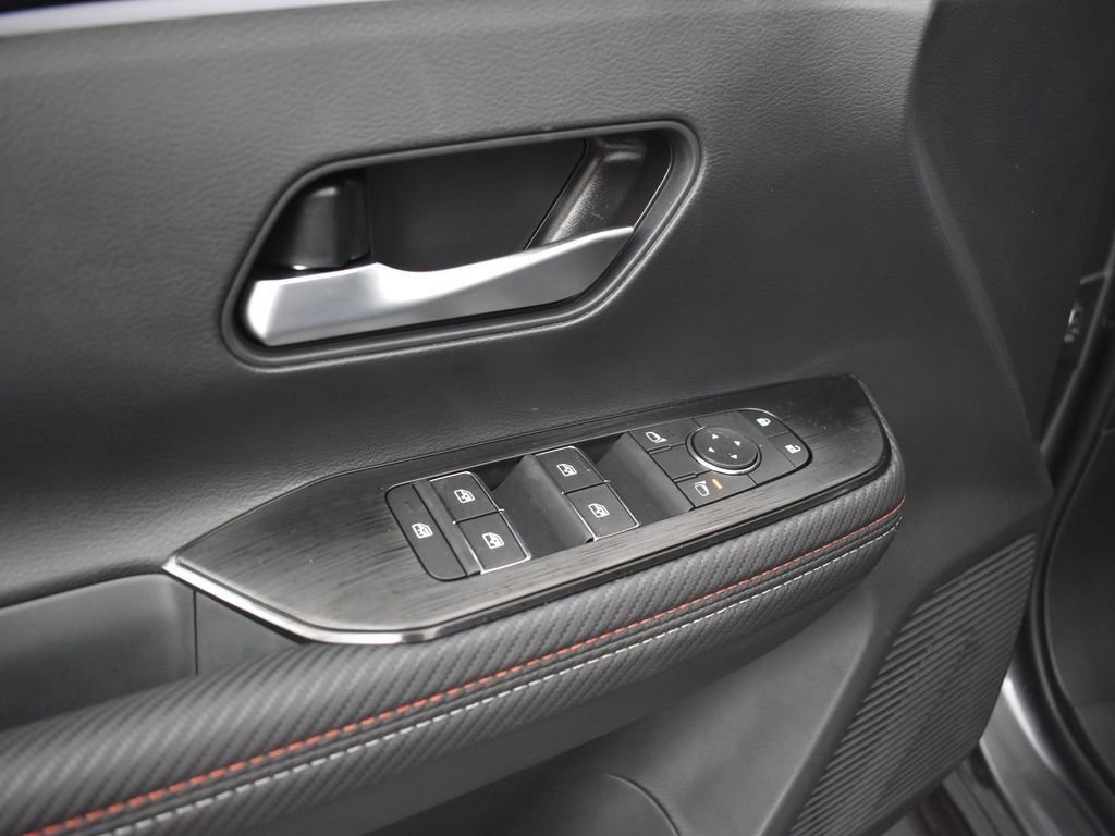 New 2026 Nissan Kicks SR w/ Cold Weather Package image 27