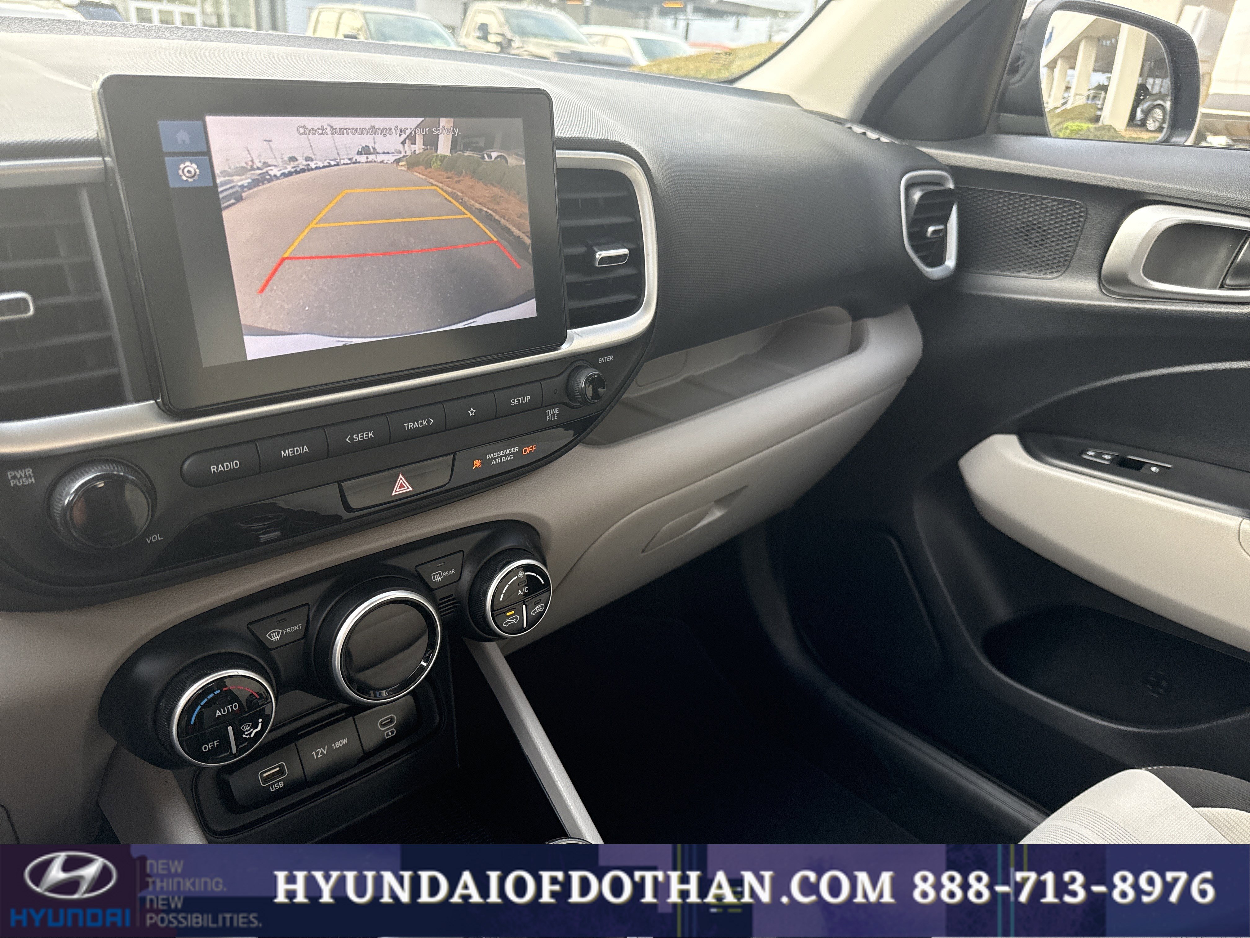 Certified 2023 Hyundai Venue SEL image 9